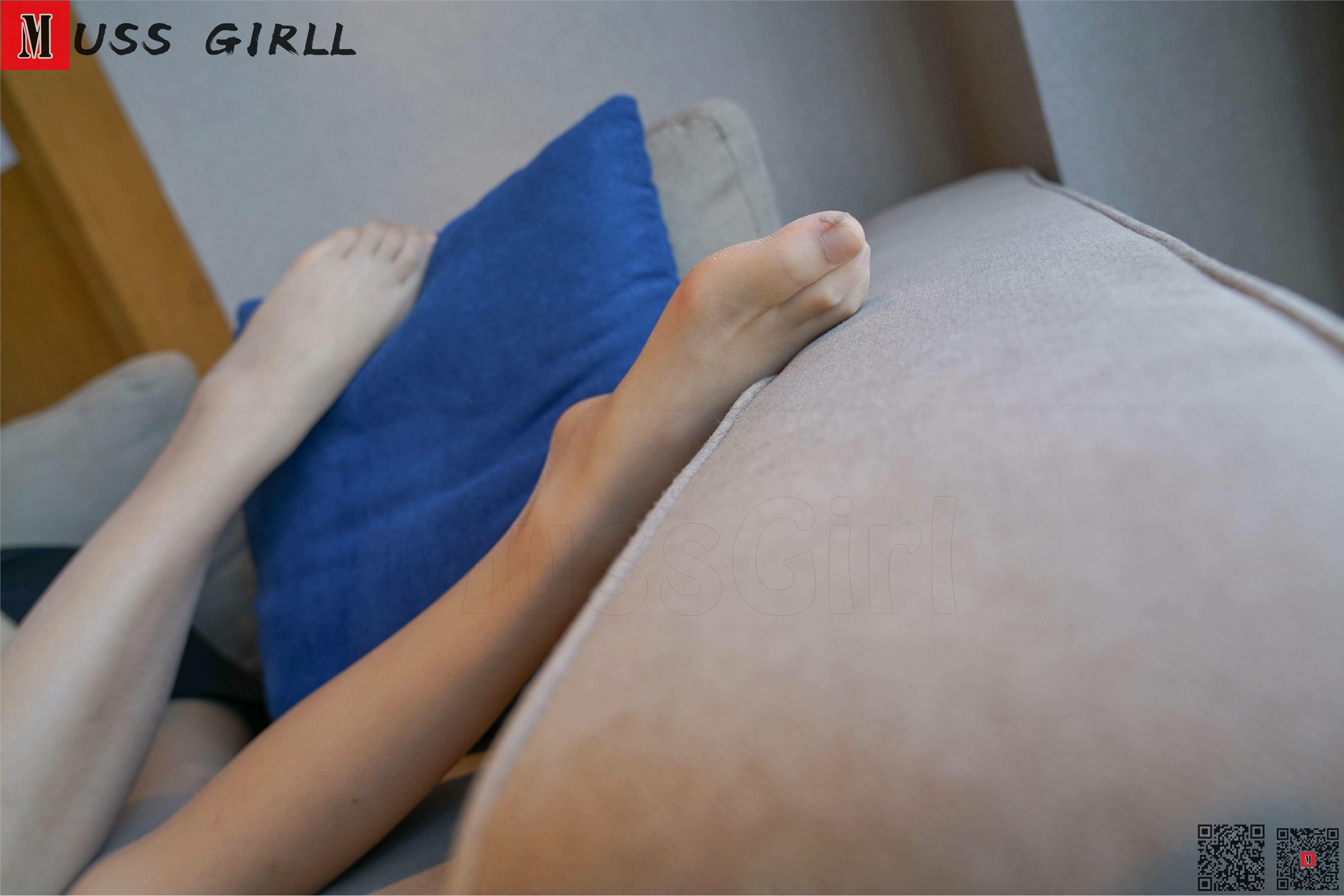 MussGirl慕丝女郎  NO.168 沙发女郎